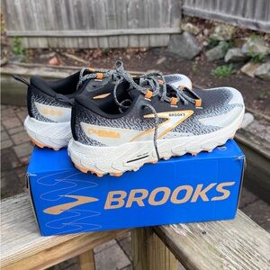 Brooks Cascadia 18 size 10 men’s Brand New